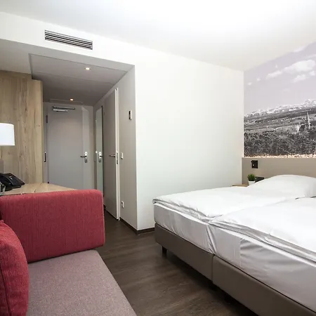 Seligweiler & Restaurant מלון 3*